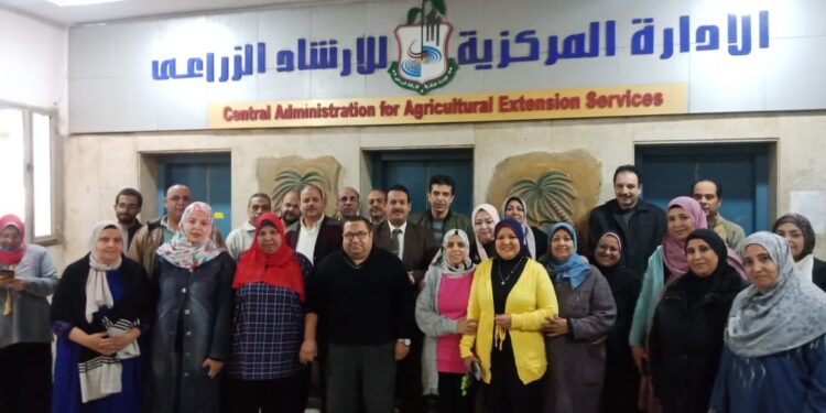 العاملون بالإرشاد الزراعي يدلون بأصواتهم في الانتخابات الرئاسية 1 الإرشاد الزراعي