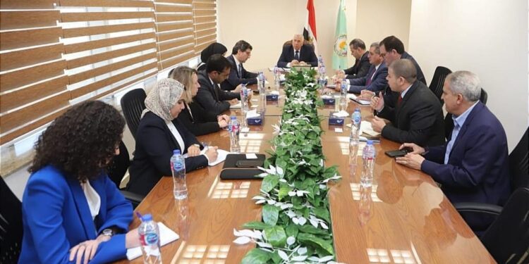 وزير الزراعة يبحث مع وفد منظمة التعاون الاقتصادي والتنمية التعاون المشترك والاستفادة من التجارب الزراعية الناجحة 1 وزير الزراعة