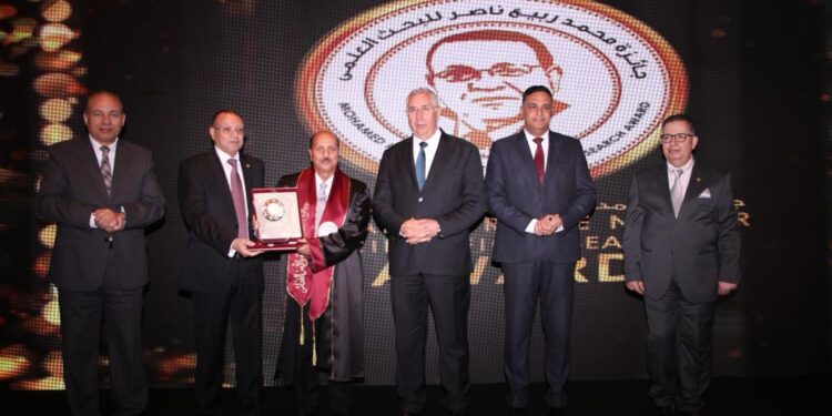 وزير الزراعة يسلم جوائز جامعة الدلتا للفائزين في مجال الزراعة والأمن الغذائي 1 جامعة الدلتا