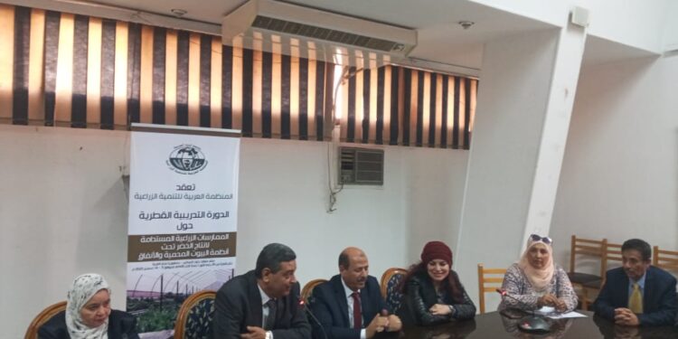 معهد البساتين ينظم تدريبا عن الممارسات الزراعية لزراعة الخضر في الصوب والأنفاق 1 معهد البساتين