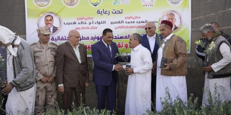 بحوث الصحراء: افتتاح العيادات البيطرية المتنقلة وتوزيع شتلات الزيتون وتقاوي الشعير لأبناء مطروح 1 بحوث الصحراء