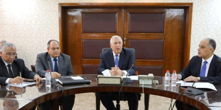 القصير يشيد بدور قناة مصر الزراعية في خدمة المزارعين 1 القصير يشيد بدور قناة مصر الزراعية في خدمة المزارعين