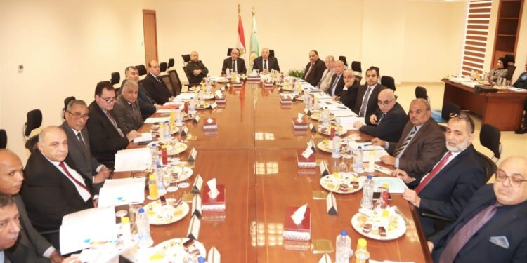 وزير الزراعة يترأس اجتماع مجلس إدارة هيئة التعمير والتنمية الزراعية بحضور محافظ بورسعيد وممثلي الجهات المعنية