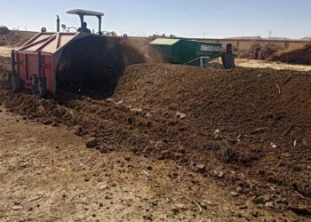 بحوث الصحراء يدرب المزارعين بالوادي الجديد على الاستفادة من المخلفات الزراعية في تصنيع الأعلاف والأسمدة العضوية 1 بحوث الصحراء