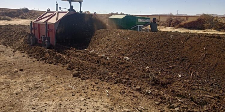 بحوث الصحراء يدرب المزارعين بالوادي الجديد على الاستفادة من المخلفات الزراعية في تصنيع الأعلاف والأسمدة العضوية 1 بحوث الصحراء