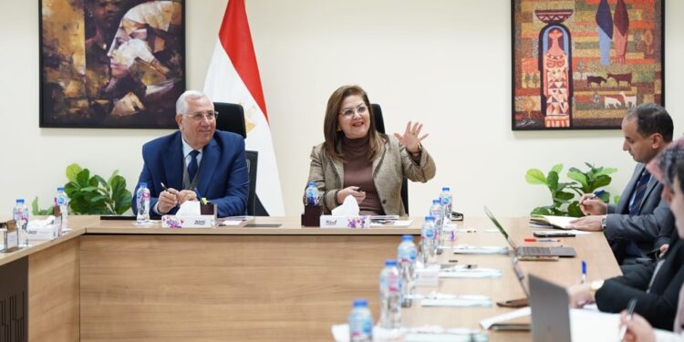 وزيرا "الزراعة" و"التخطيط" يتابعان الموقف التنفيذي لبرنامج الإصلاحات الهيكلية في قطاع الزراعة 1 الزراعة