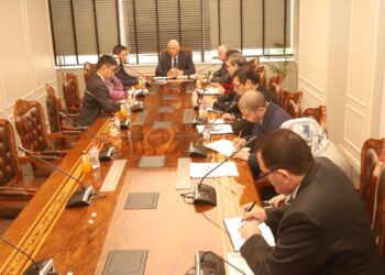 القصير يبحث مع وفد سنغافوري التعاون في استنباط أصناف الأرز والاستزراع السمكي