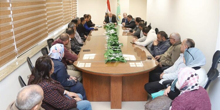 وزير الزراعة يتابع جهود الحفاظ على الرقعة الزراعية 1 وزير الزراعة