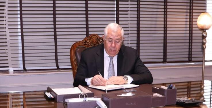 القصير يصدر حركة ترقيات بالوزارة والمديريات بالمحافظات 1 حركة ترقيات