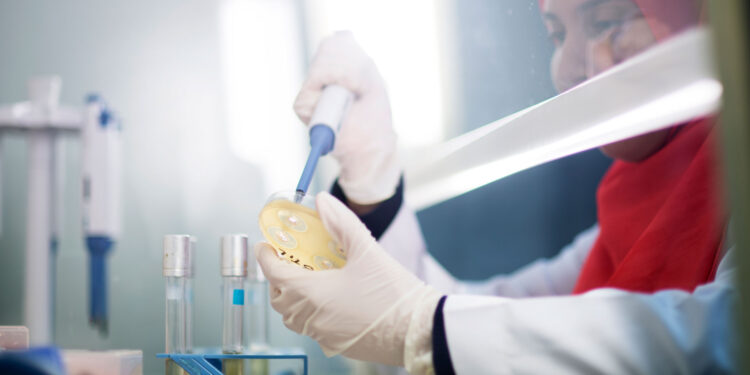 جهود المعمل المركزي لمتبقيات المبيدات لمنتج غذائي آمن وصحي  1 المعمل المركزي لتحليل متبقيات المبيدات