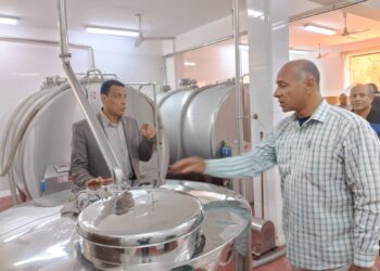 وكيل زراعة أسيوط يتفقد مراكز تجميع الألبان