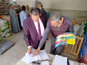 وكيل زراعة البحيرة يراجع أرصدة اتقاوي 