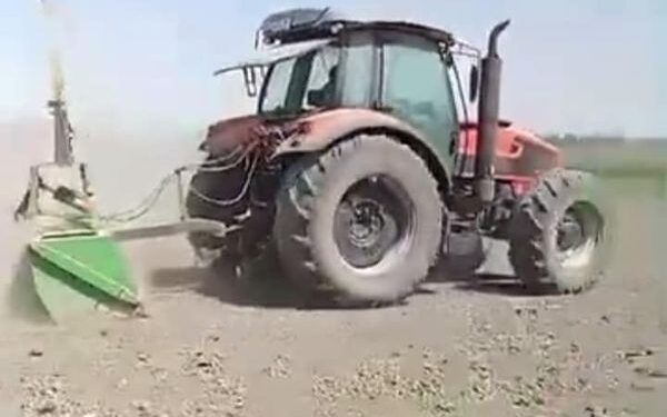 زراعة بورسعيد: بدء التسوية بالليزر للحقول الإرشادية لمحصول الأرز للموسم الزراعي٢٠٢٤م 1 زراعة بورسعيد