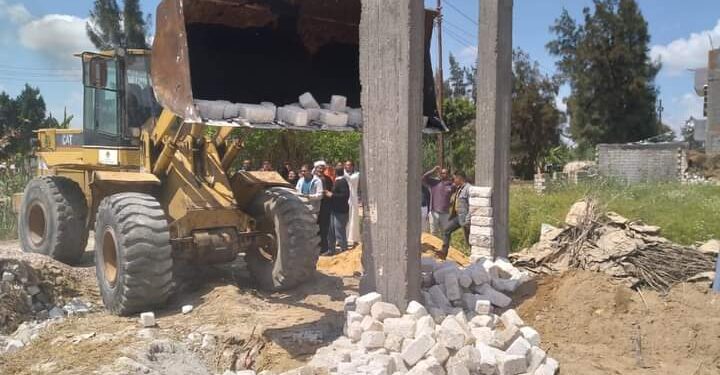 غرفة عمليات زراعة الإسكندرية تزيل حالة تعدي بالعامرية  1 إزالة التعديات بزراعة الإسكندرية