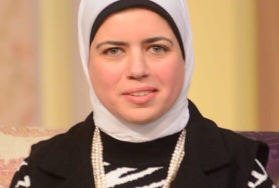 الدكتورة منال عزالدين الباحث بمعهد تكنولوجيا الأغذية