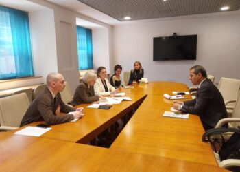 الحجر الزراعى أثناء إنها مفاوضات تسهيل إبحار الشاحنة