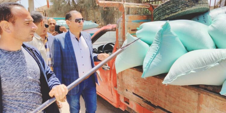 وكيل زراعة البحيرة يتابع عملية توريد القمح بالصوامع 1 وكيل زراعة البحيرة يتابع توريد الأقماح