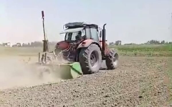 زراعة بورسعيد تستكمل التسوية بالليزر للحقول الإرشادية لمحصول الأرز 1 زراعة بورسعيد