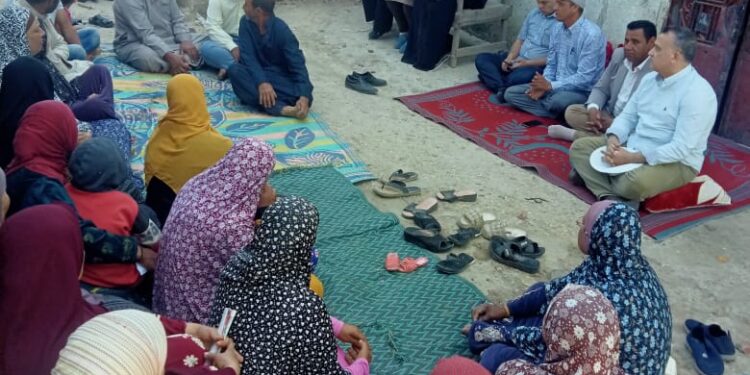 الفريق البحثي الإرشادي بكفر الشيخ يتابع محاصيل الأرز والقطن والذرة 1 فريق إرشادي الريفي بقرية أريمون