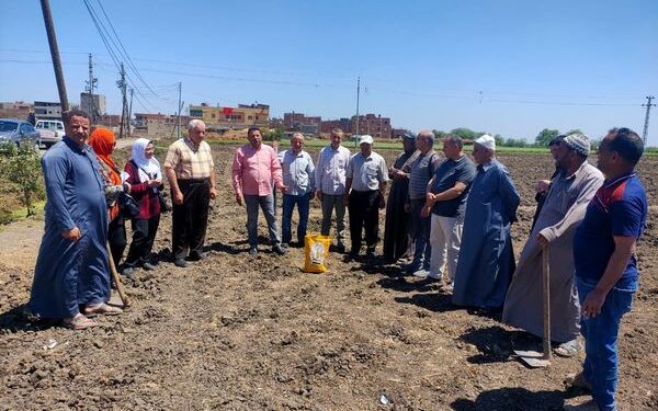 فريق إرشادي بحثي  لمحصولي  الأرز والذرة الشامية بمديرية زراعة الدقهلية 1 زراعة الدقهلية