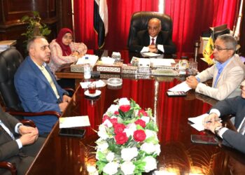 الزراعة: بحث سبل التعاون بين بحوث الصحراء وشركة شلاتين للثروة المعدنية لتحقيق التنمية الزراعية