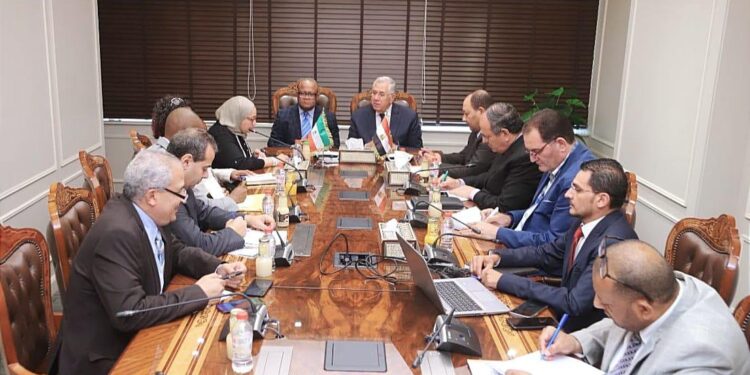 وزير الزراعة يبحث مع نظيره بدولة غينيا الاستوائية التعاون في مجال الأنشطة الزراعية والبحوث التطبيقية والصادرات وبناء القدرات 1 وزير الزراعة