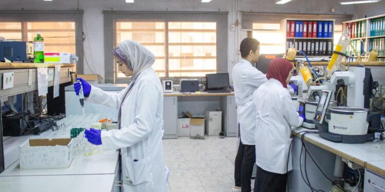 «متبقيات المبيدات»: استقبلنا وصدرنا أكثر من 1500 عينة منتجات غذائية وشهادة 1 «متبقيات المبيدات»: استقبلنا وصدرنا أكثر من 1500 عينة منتجات غذائية وشهادة