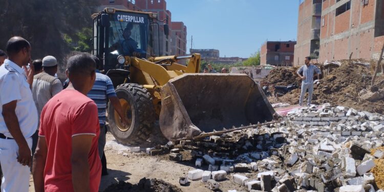 «حماية الأراضي» تتابع إزالة التعديات والحفاظ على الرقعة الزراعية