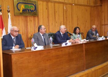 وزير الزراعة يدشن مبادرة مركز البحوث الزراعية لتفعيل دور المراكز الإرشادية فى(9) محافظات