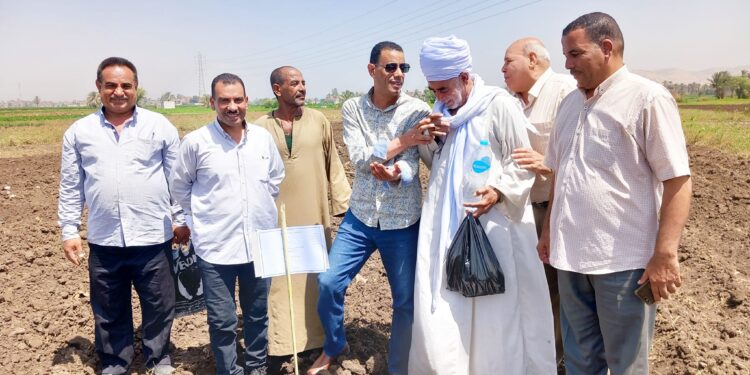 وكيل زراعة أسيوط يتابع سير العمل بالإدارات الزراعية «الفتح وساحل سليم والبداري» 1 وكيل زراعة أسيوط يتفقد الحقول الإرشادية بالبداري