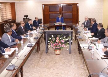 وزير  الزراعة يجتمع مع قيادات الهيئة العامة للإصلاح الزراعي