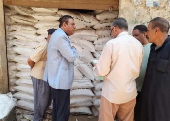 وكيل زراعة المنوفية يتابع صرف الأسمدة بالجمعيات