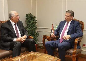 وزير الزراعة يستقبل السيد القصير