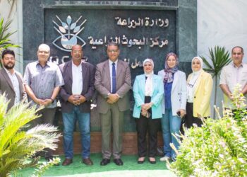 مدير معمل “متبقيات المبيدات” تستقبل رئيس هيئة الاستشعار من البعد وعلوم الفضاء