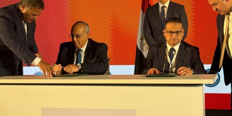 بروتوكول تعاون بين بحوث الصحراء وشركة شلاتين للثروة المعدنية 1 برتوكول تعاون بين مركز بحوث الصحراء وشلاتين للثروة المعدنية