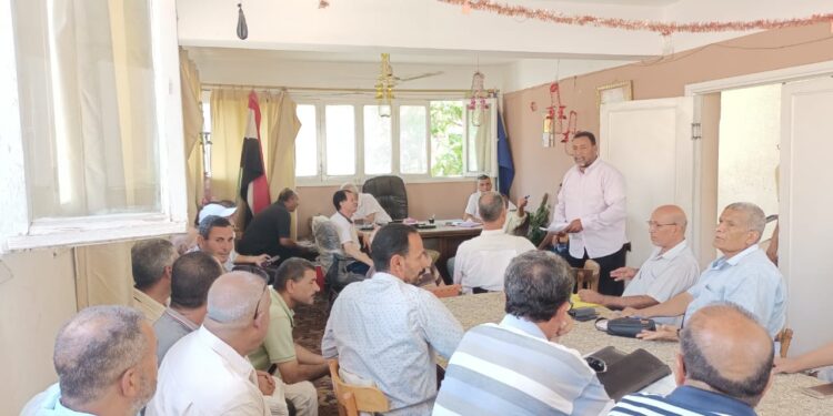 زراعة دمنهور تبحث حصر الجمعيات للمحاصيل الصيفية ..و صرف الأسمدة للمزارعين 1 زراعة دمنهور تبحث عمليات صرف الأسمدة