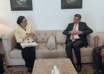 وزيرا الزراعة والبيئة يبحثان جهود مواجهة التغيرات المناخية وتأثيراتها على صغار المزارعين 2 وزيرا الزراعة والبيئة يبحثون مواجهة التغيرات المناخية
