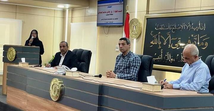 محافظ السويس يناقش مشاكل صرف الأسمدة للمزارعين بالجمعيات التعاونية