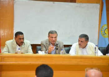 وزير الزراعة يلتقي أعضاء الجمعيات المركزية بمطروح