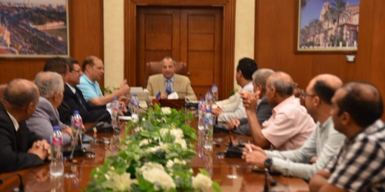 محافظ بورسعيد يلتقى وفد البحوث الزراعية لبحث سبل تعزيز التعاون 1 البحوث الزراعية