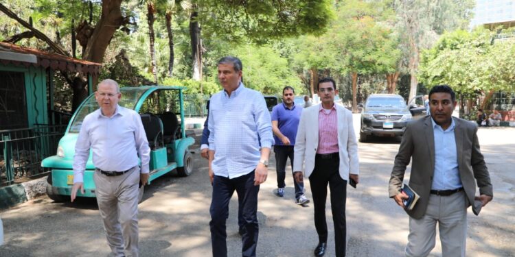 وزير الزراعة يتفقد أعمال تطوير «حديقة الحيوان» بالجيزة