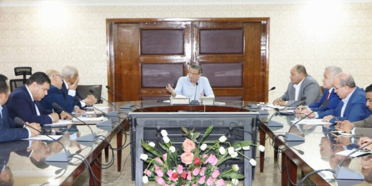 وزير الزراعة يبحث سبل النهوض بإنتاج الألبان وتحسين أوضاع المربيين 1 وزير الزراعة