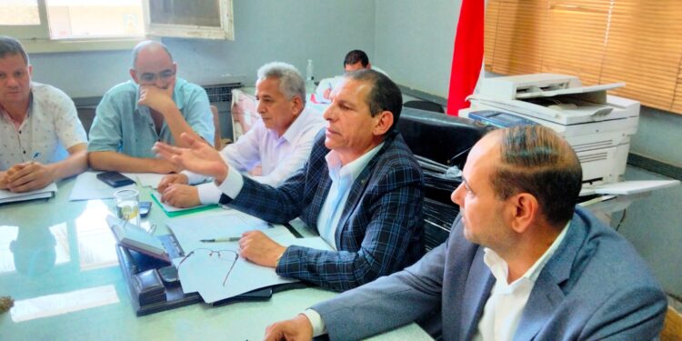 وكيل زراعة البحيرة يوجه بتطهير الترع.. ومتابعة توزيع الأسمدة بالجمعيات الزراعية 1 زراعة البحيرة تبحث سير عمل الإدارات الزراعية