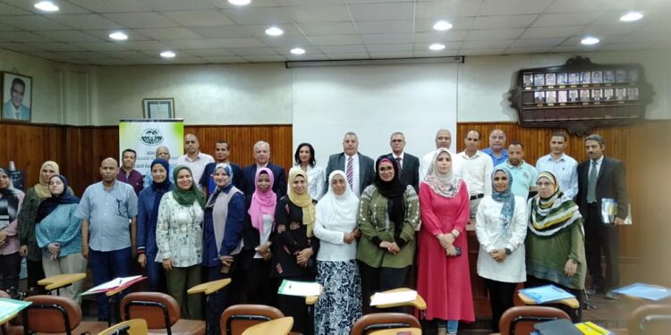 «بحوث أمراض النباتات» يفتتح دورة تدريبية عن مكافحة أمراض القمح 1 دورة تدريبية عن مكافحة أمراض القمح