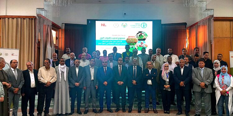 لأصحاب الحيازات الصغيرة بالصعيد..وكيل زراعة أسيوط يشارك بورشة "تحديث تقنيات الري" 1 وكيل زراعة أسيوط يشارك افتتاح ورشة العمل التعريفية لمشروع تحديث تقنيات الرى