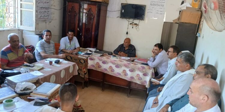 «زراعة الفيوم»تعقد ندوة إرشادية على ترشيد استهلاك مياه الري 1 زراعة الفيوم تعقد ندوة إرشادية بقرية سنرو القبلية