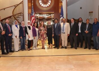 السفيرة الأمريكية بالقاهرة تلتقي مسؤولي مكتب الشئون الزراعية الخارجية بالحجر الزراعي