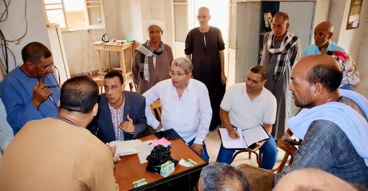 وكيل زراعة أسيوط يشارك بالجولات الميدانية لبرنامج الاتحاد الأوروبى للتنمية 1 وكيل زراعة أسيوط خلال مشاركته بالجولات الميدانية