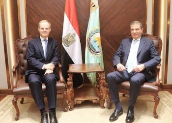 وزير الزراعة يبحث مع سفير بريطانيا التعاون في مجال البحث العلمي وتبادل السلع الزراعية