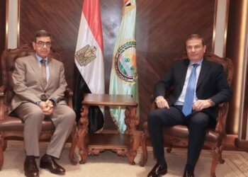 وزير الزراعة يستقبل نقيب الأطباء البيطريين لبحث التعاون بين الوزارة والنقابة وتطوير منظومة الطب البيطري في مصر